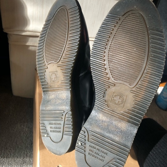 DR. MARTENS/DOC MARTENS Flora Chelsea Boot (Black Polished Smooth Leather) - Picture 7 of 8